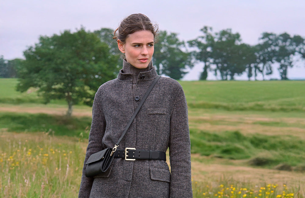 Boucles dorées ou nickelées, ceinture large ou fine..., ajoutez la touche finale à votre tenue pour un style élégant et casual. La ceinture Renouard s'adapte à tous vos looks.