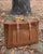 Le sac cabas Marcello Renouard en cuir veau velours noisette et lisse camel, vu de face en ambiance.