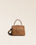 Notre sac Kimono en cuir façon vigogne fauve vu de face.