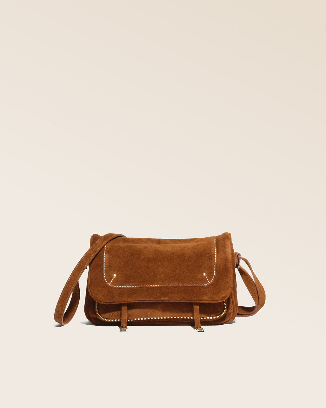 Notre sac Lou en cuir veau velours noisette vu de face.