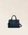 Notre sac New-York Renouard, dans sa version Mini, en cuir façon vigogne bleu marine et accessoires dorés, vu de face en studio.