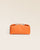 Notre trousse de voyage Renouard en cuir façon vigogne orange vue de face en studio.